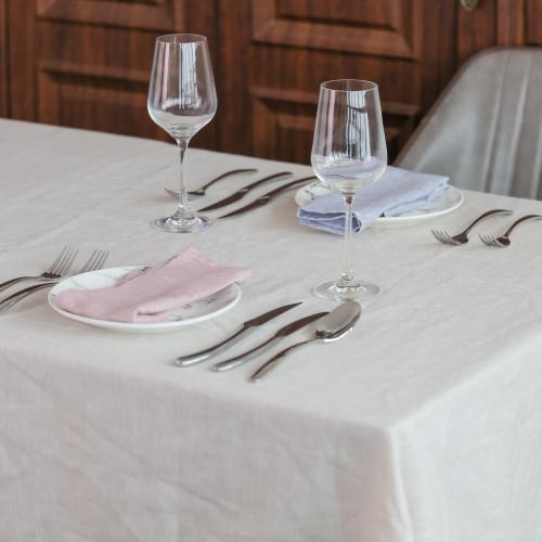 Linendo Linen Tablecloth - 60 x 102 Inch Natural